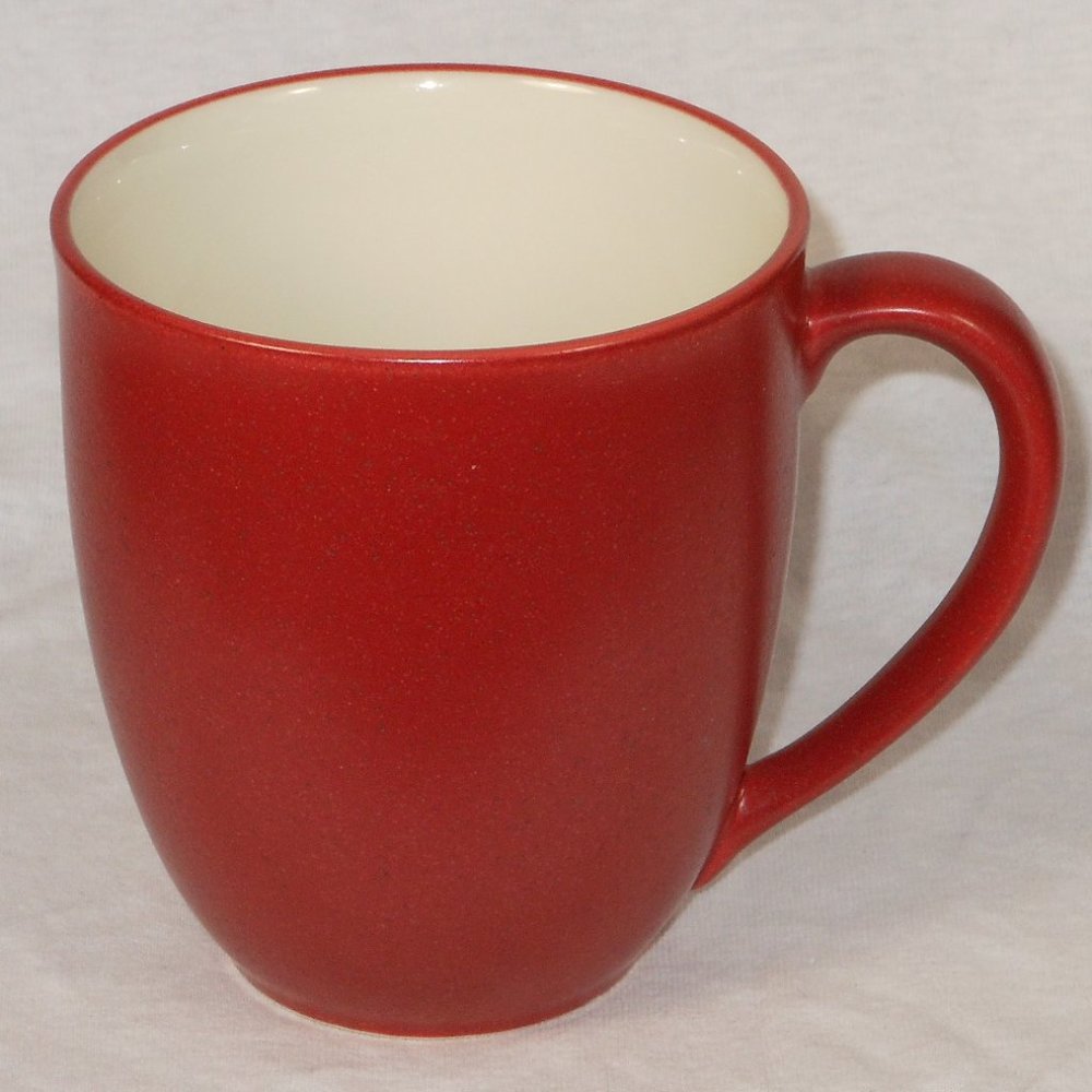 Coffee mug. Noritake Colorwave Raspberry red. 8045